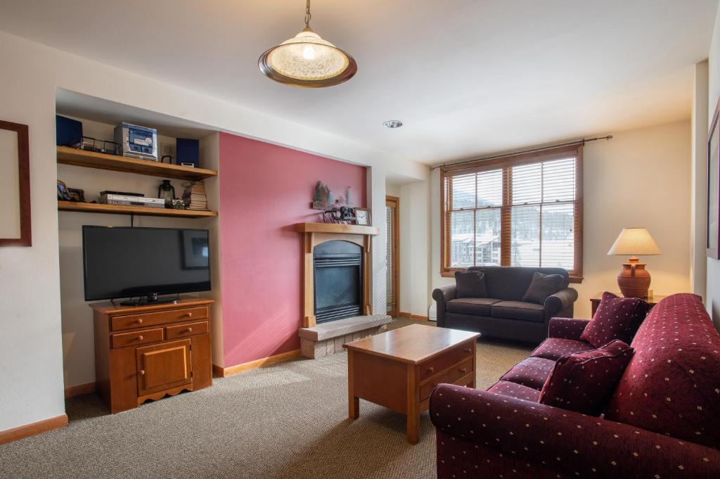 Great Ski-In Ski-Out Zephyr Mountain Lodge Condo with Lovely Balcony Views condo