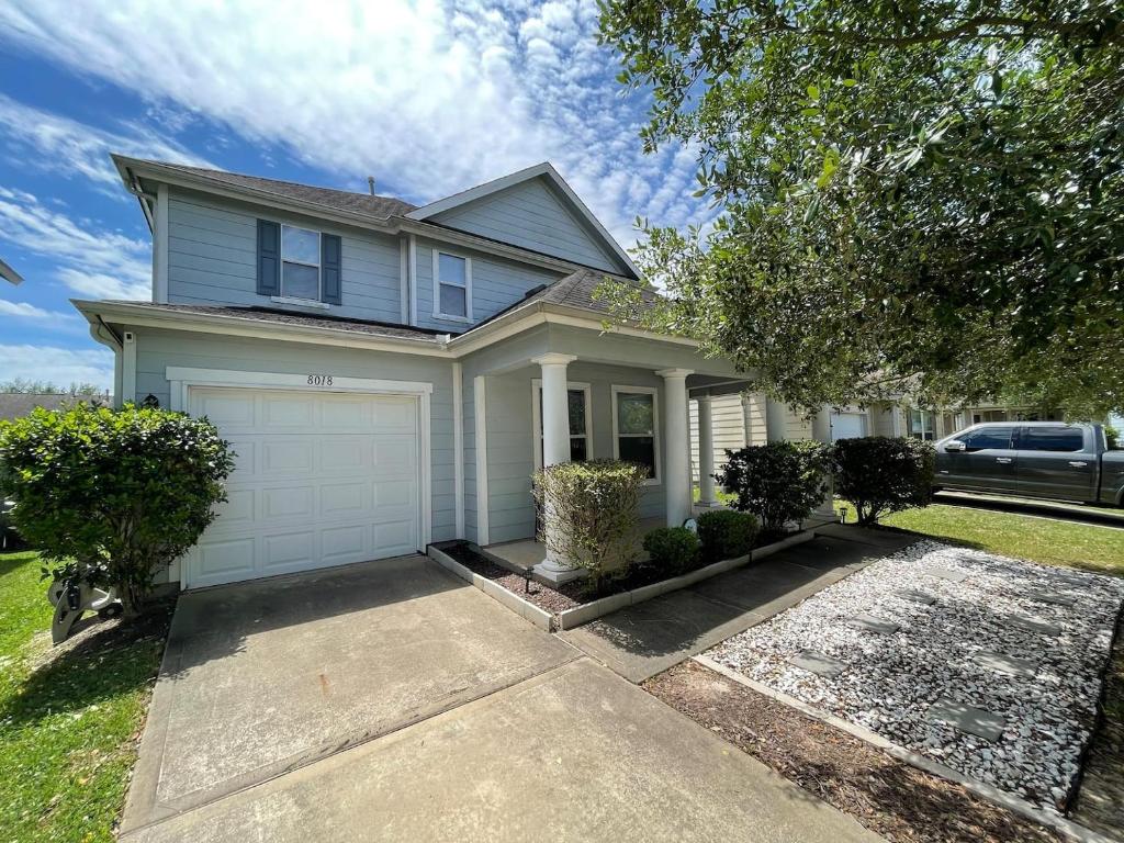 TEXAS Sized! Humble Hideaway! Comfy home in Houston/IAH Airport/ Woodlands/Spring/Tomball
