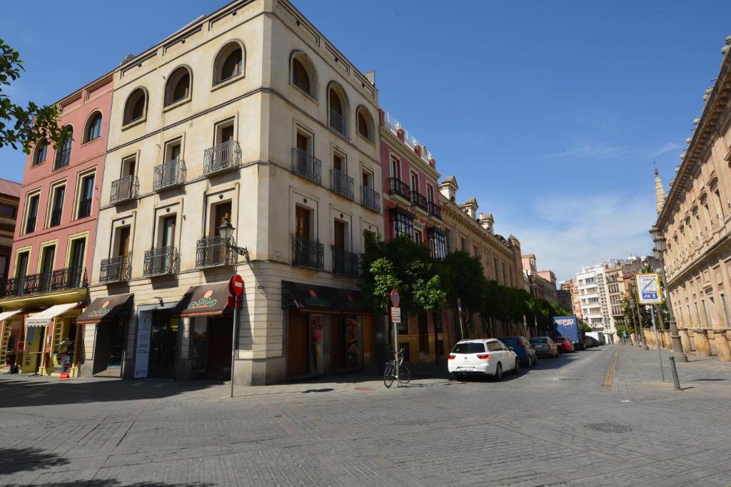 Luxury Apartment with views to Alcazar, Cathedral and Giralda. 21
