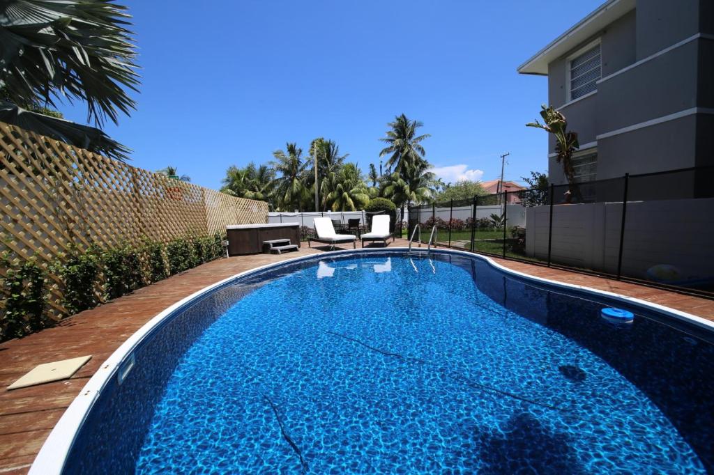 Villa Royale Secret Miami Oasis w/ Pool & Hot Tub