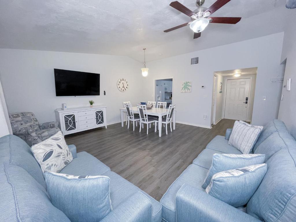 So Florida getaway! Kendall Centrally located