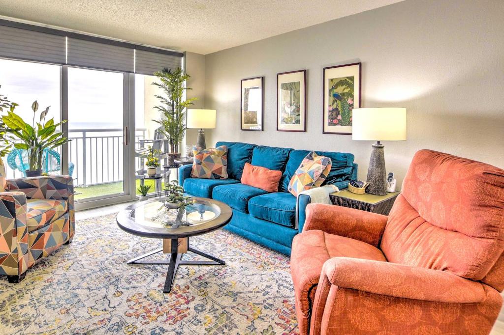 North Myrtle Beach Escape with Pools and Hot Tub!