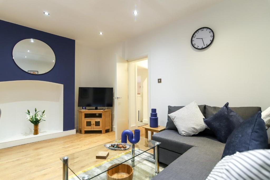 Cosy and modern two bedroom apartment - Snug House