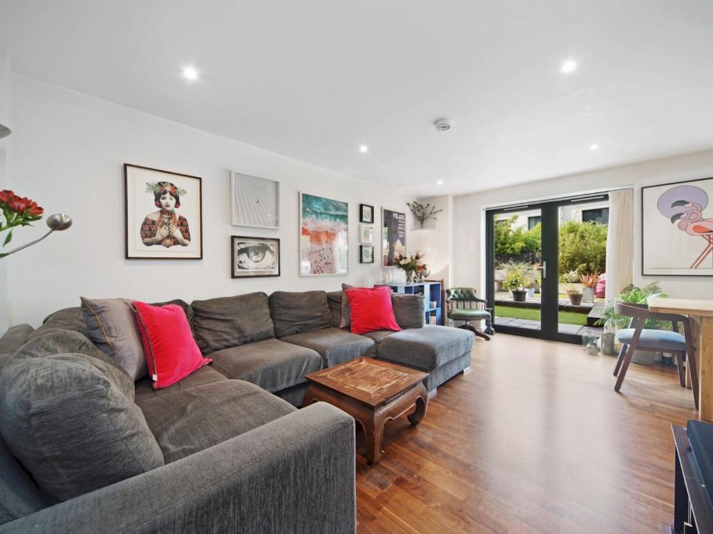 Pass the Keys Gorgeous, Charming 3-bed Family Home w Huge Garden
