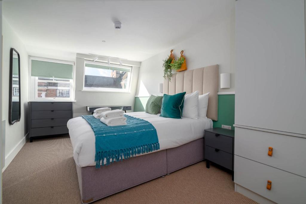GuestReady - Modern Top Floor 2BR Home by Russell Square 4 guests