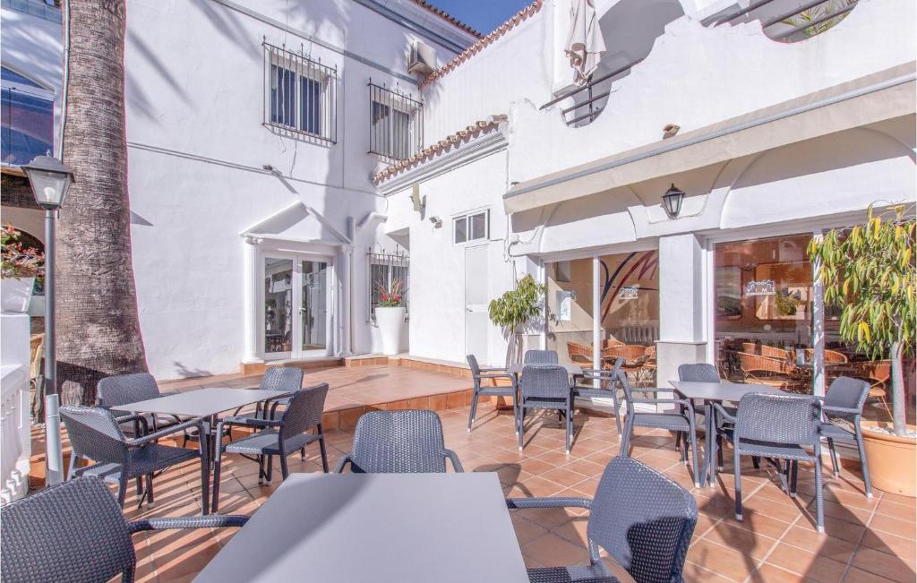 Beautiful home in Marbella with WiFi, Outdoor swimming pool and 1 Bedrooms 33