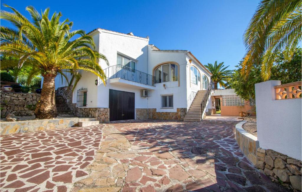 Awesome home in Los Cerezos with WiFi, Outdoor swimming pool and 2 Bedrooms 3