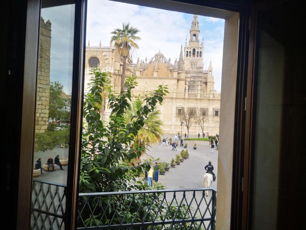 Luxury Apartment with views to Alcazar, Cathedral and Giralda. 13