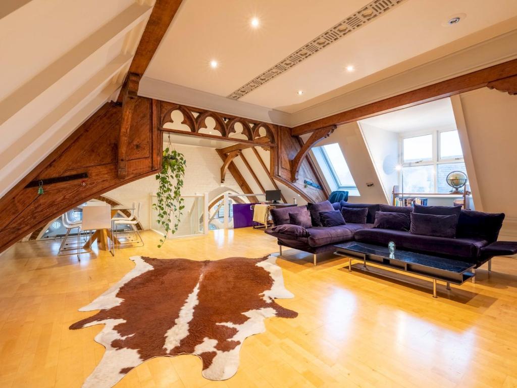 Pass the Keys Beautiful Spacious 2-bed in Converted Church