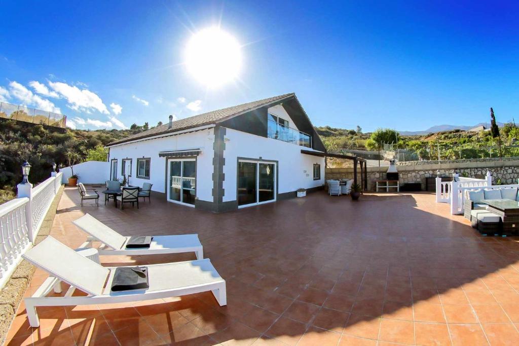 Luxury Villa Casa Blanca by Tenerife Rental and Sales 17