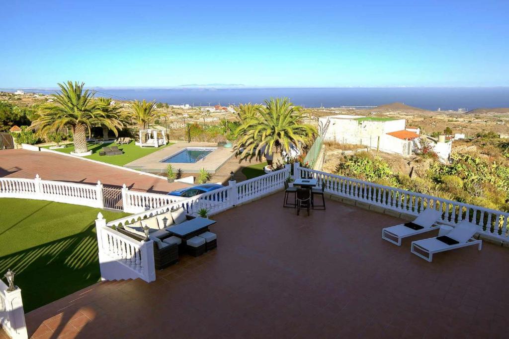 Luxury Villa Casa Blanca by Tenerife Rental and Sales 31