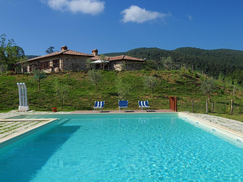 Beautiful Farmhouse in Passignano with Swimming Pool