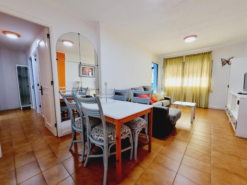 Centrally located family flat with acces to swimming pool 9