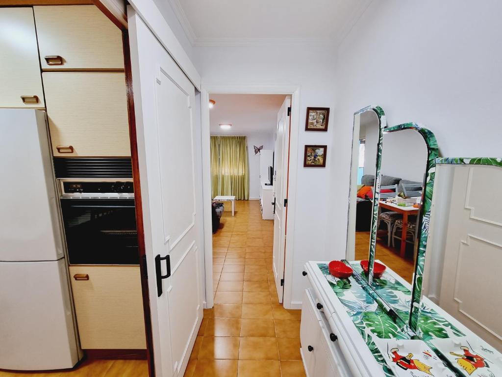 Centrally located family flat with acces to swimming pool 12