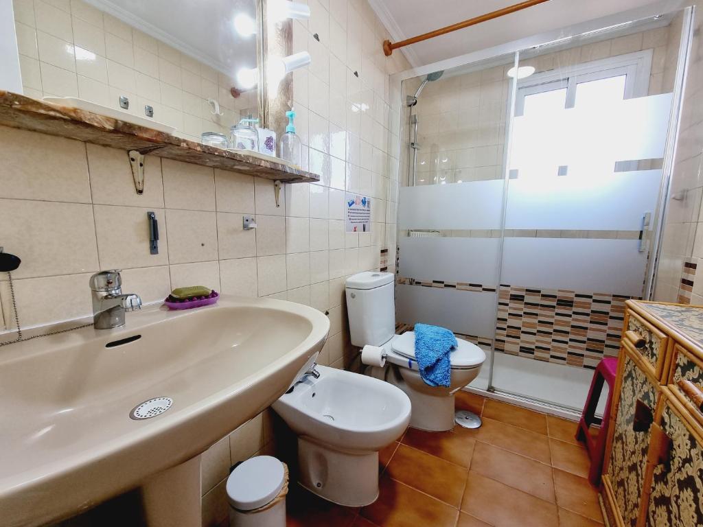 Centrally located family flat with acces to swimming pool 19