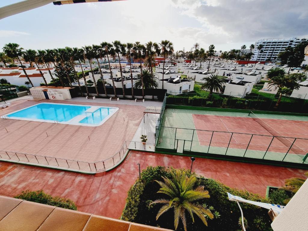 Centrally located family flat with acces to swimming pool 35