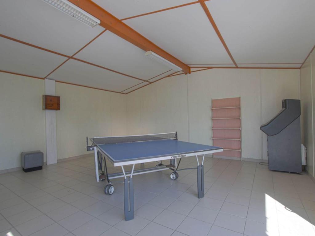 Pleasant Holiday Home in Grandcamp - Maisy with Garden