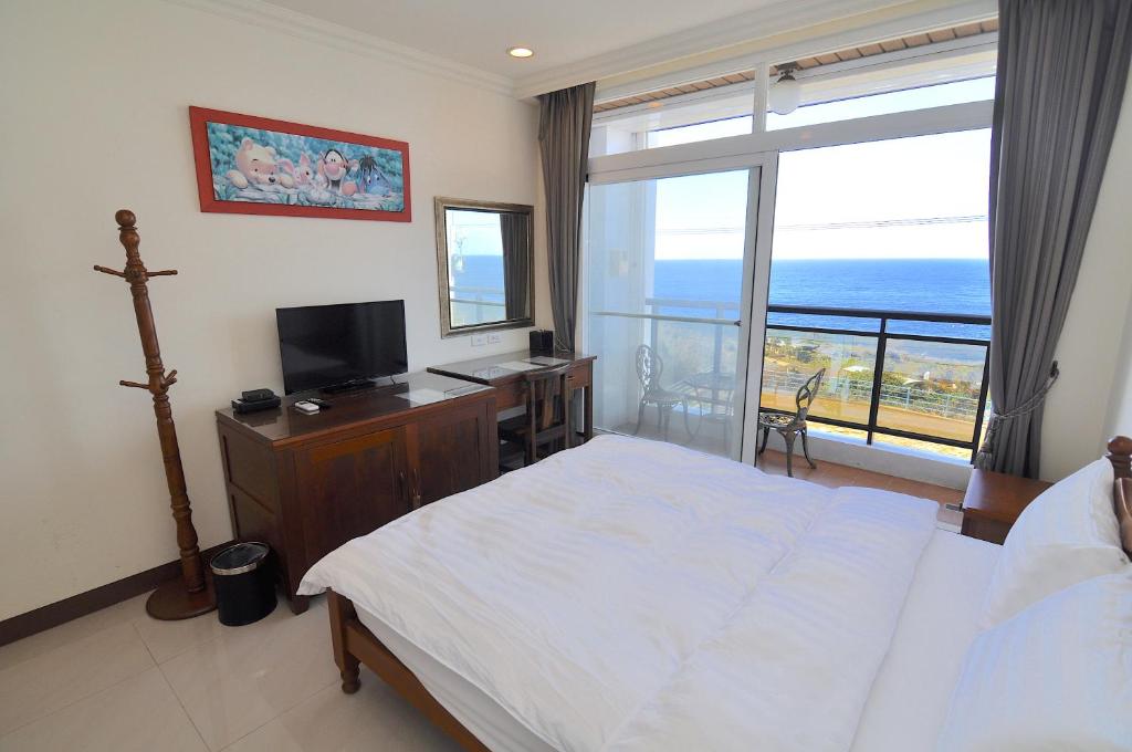 Photo of Double Room with Balcony and Sea View #2