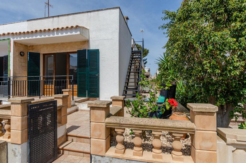 YourHouse Villa Ana, family-friendly beach house in Majorca North 9