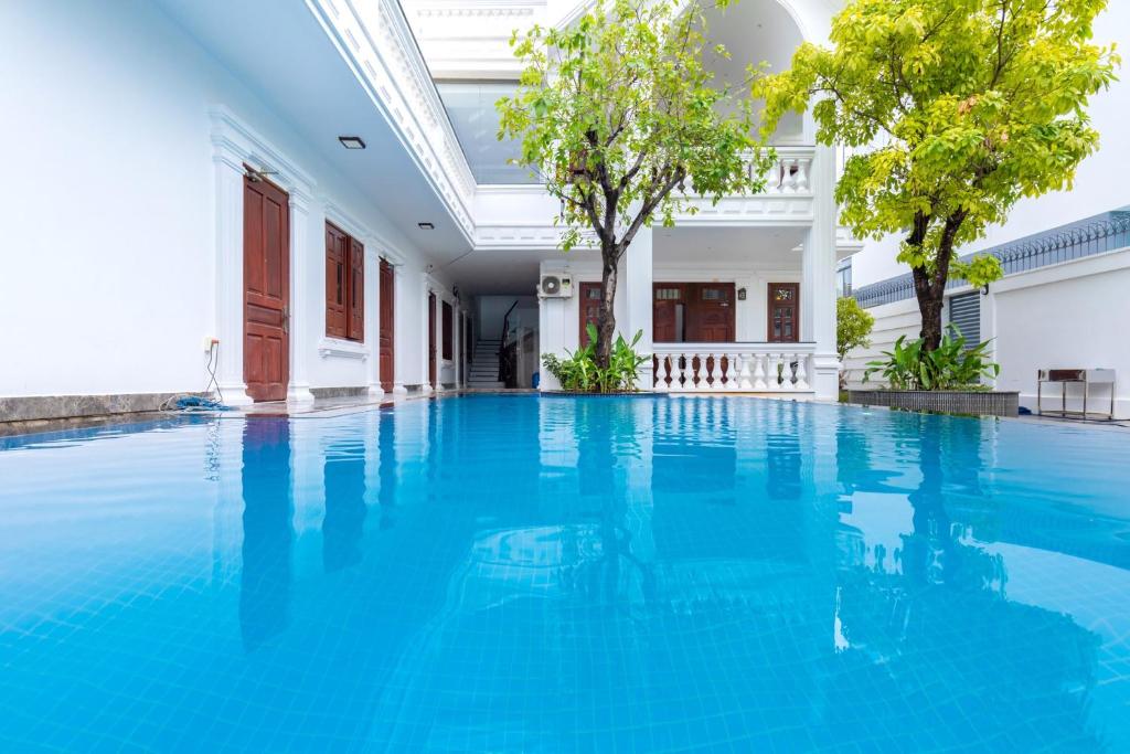 Villa Hồ bơi LONG CUNG Resort Gần Biển