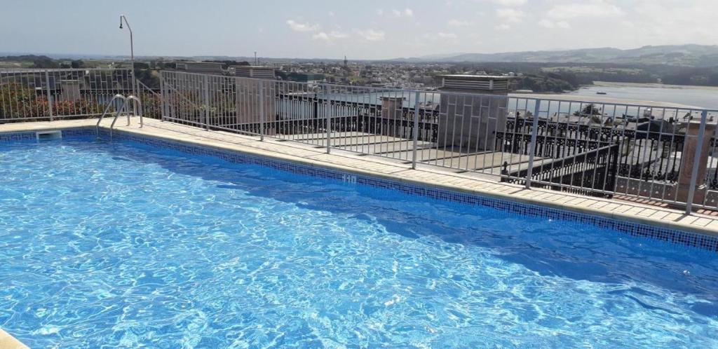Apartamento centro Ribadeo con piscina