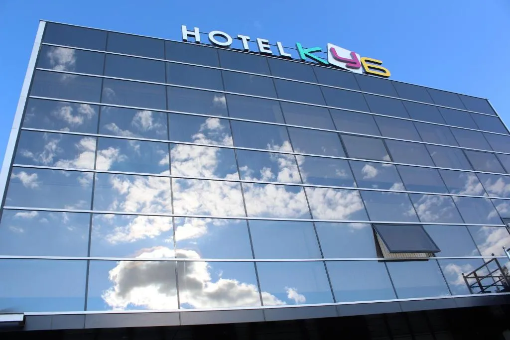 Cube Hotel, Adler, Rusia