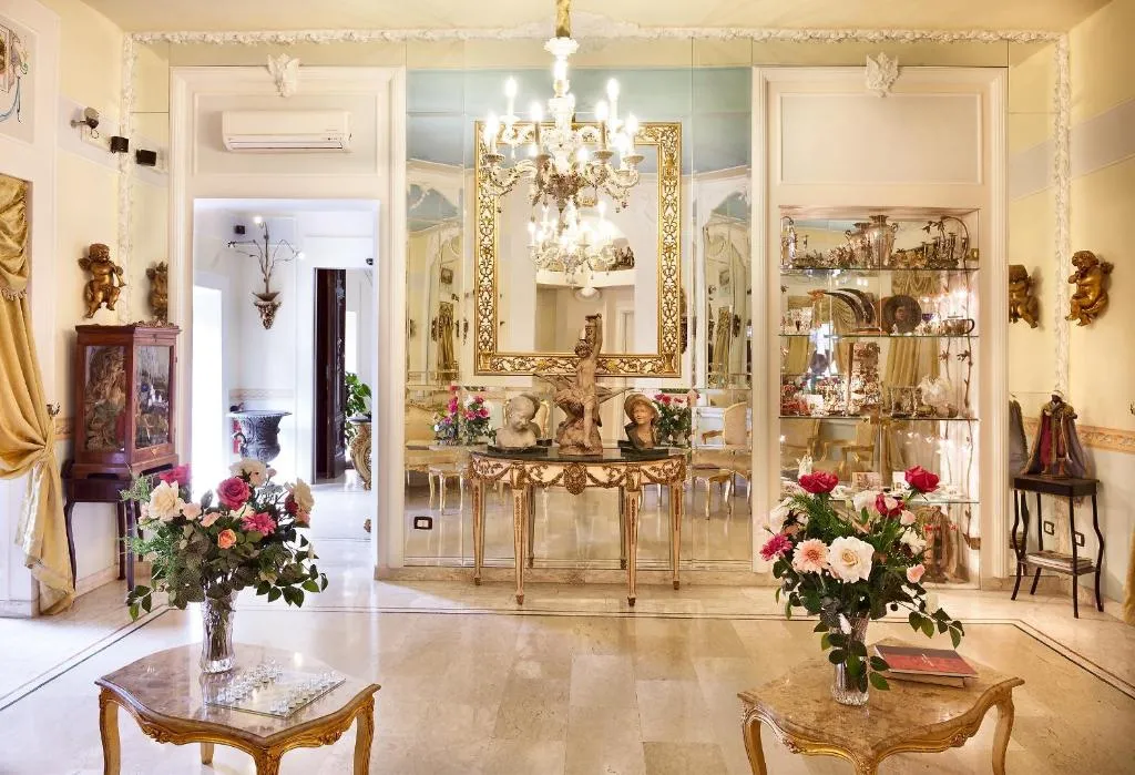 Hotel Art Resort Galleria Umberto, Napoli, Italia