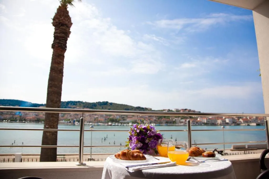 Apartments Svjetlana, Trogir, Croaţia