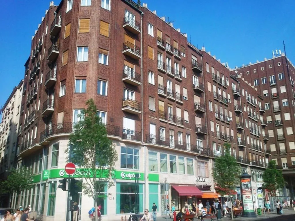 Paprika Apartment Studio, Budapest, Hungary