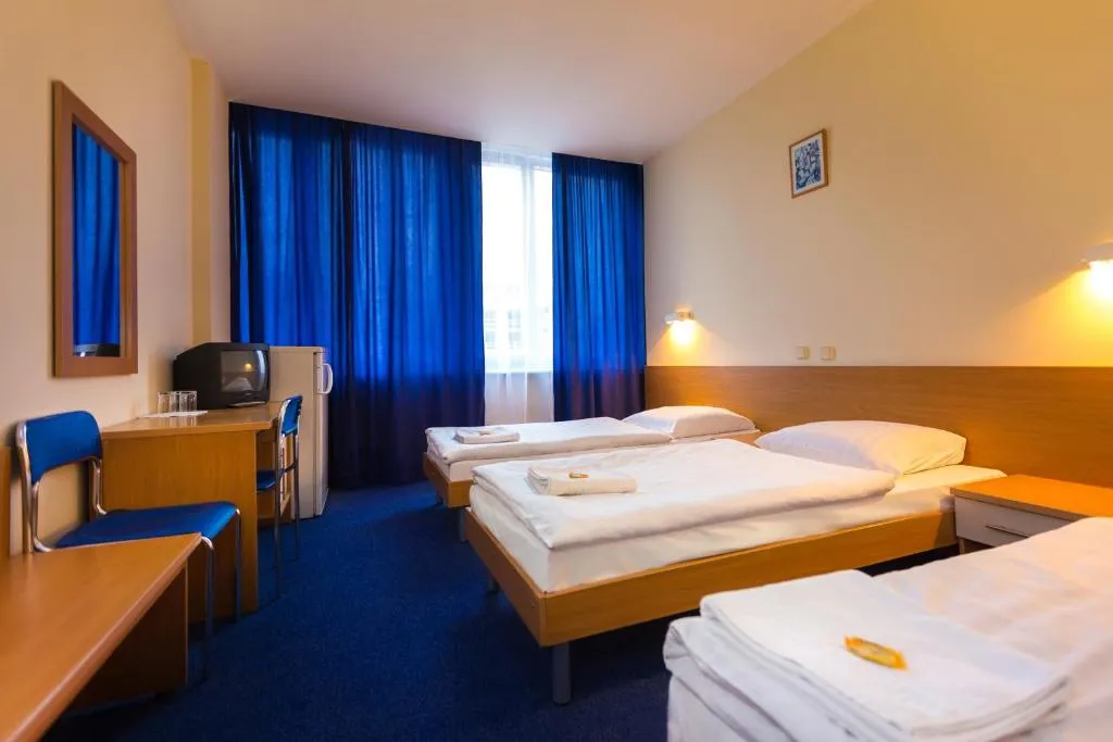 Dom Turystyczny Indigo - Hotel Pracowniczy, Krakow, Poland
