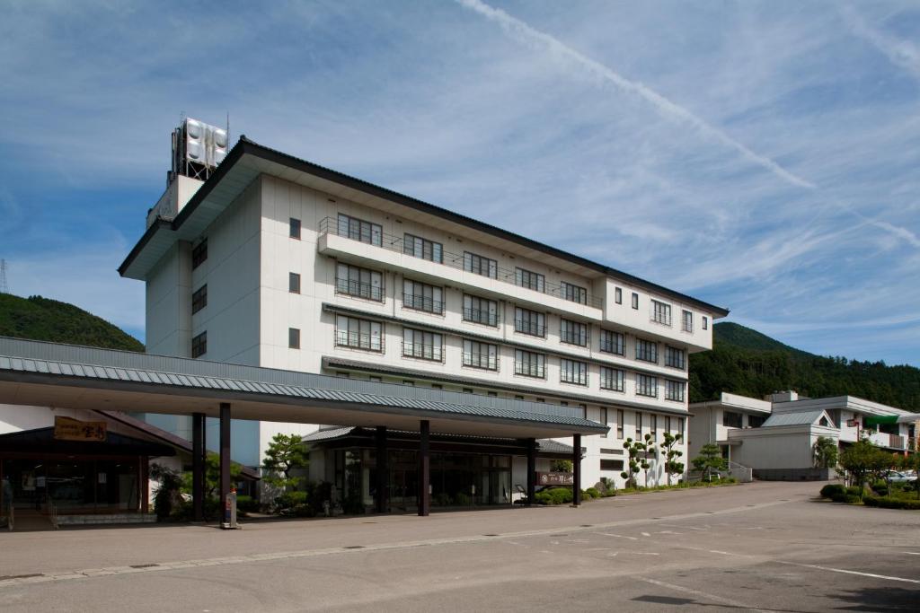 Hotel Gujo Hachiman - Image 1