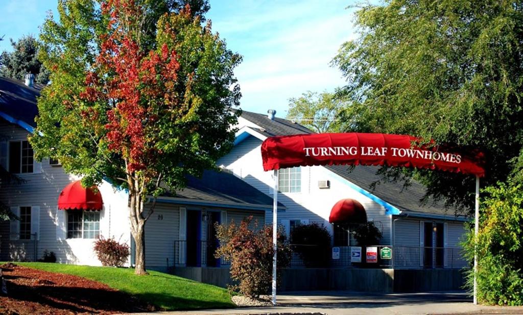 Turning Leaf Furnished Townhomes