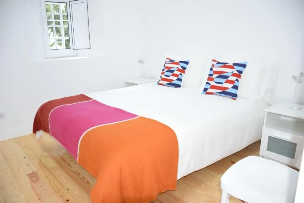Cool Tailor Made 2 Bedroom Apartment, Amadora, Portugal