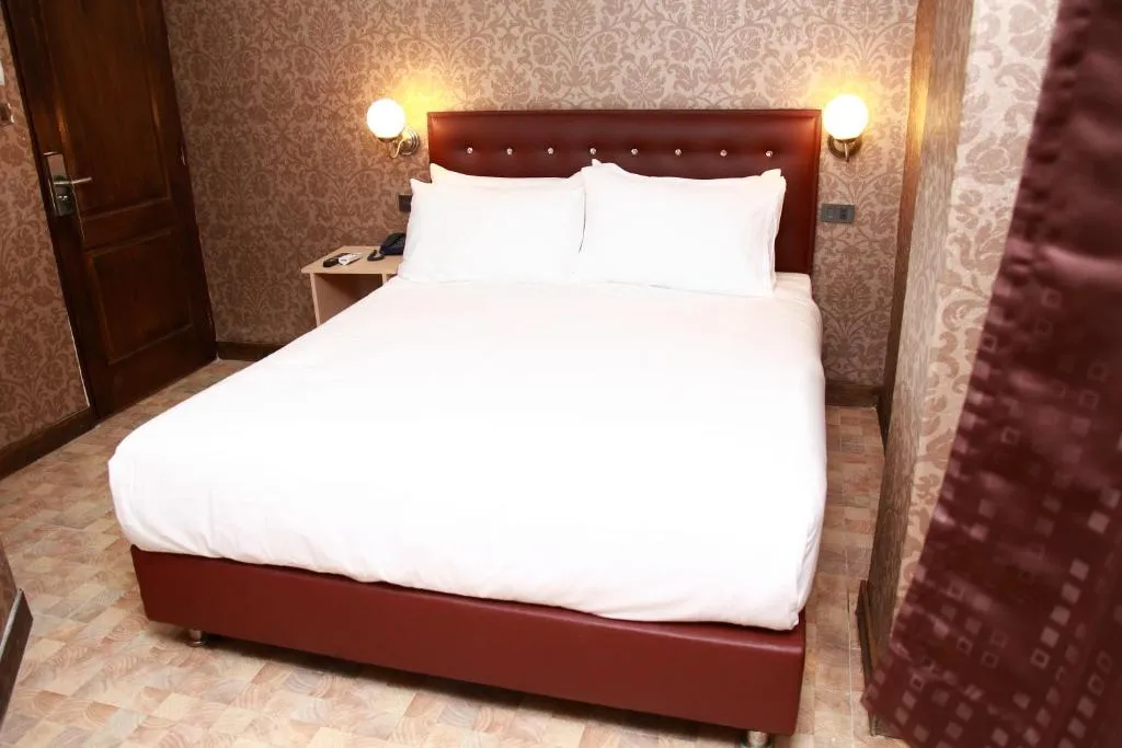 Harrys Suite Hotel, Bangkok, Thailand