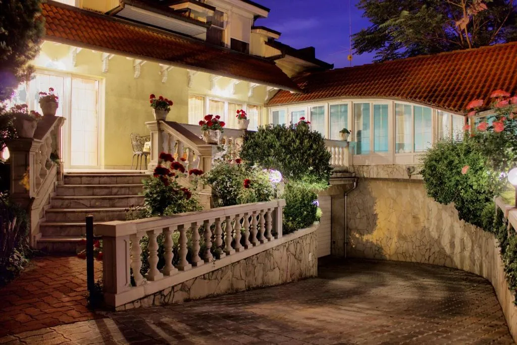 Villa Wellness, Budapest, Hungary