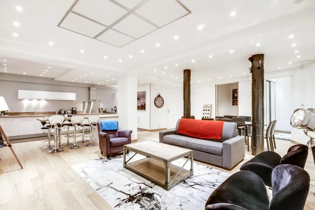 Just Renovated 138m2 On The Seine, Paris, France