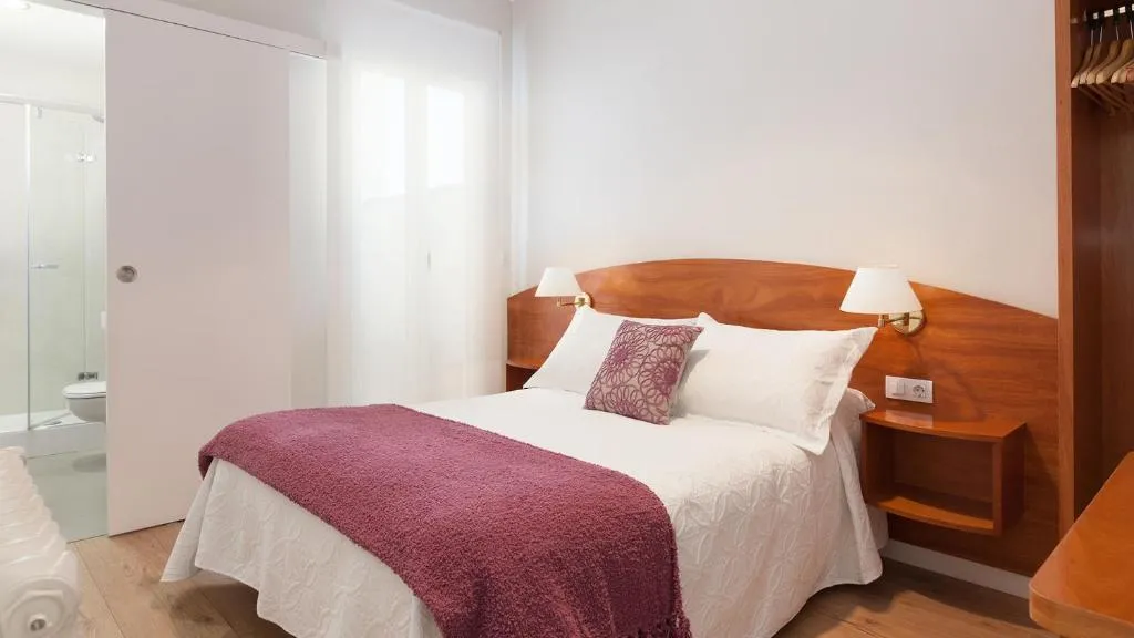 Hostal Oliva, Barcelona, Spain