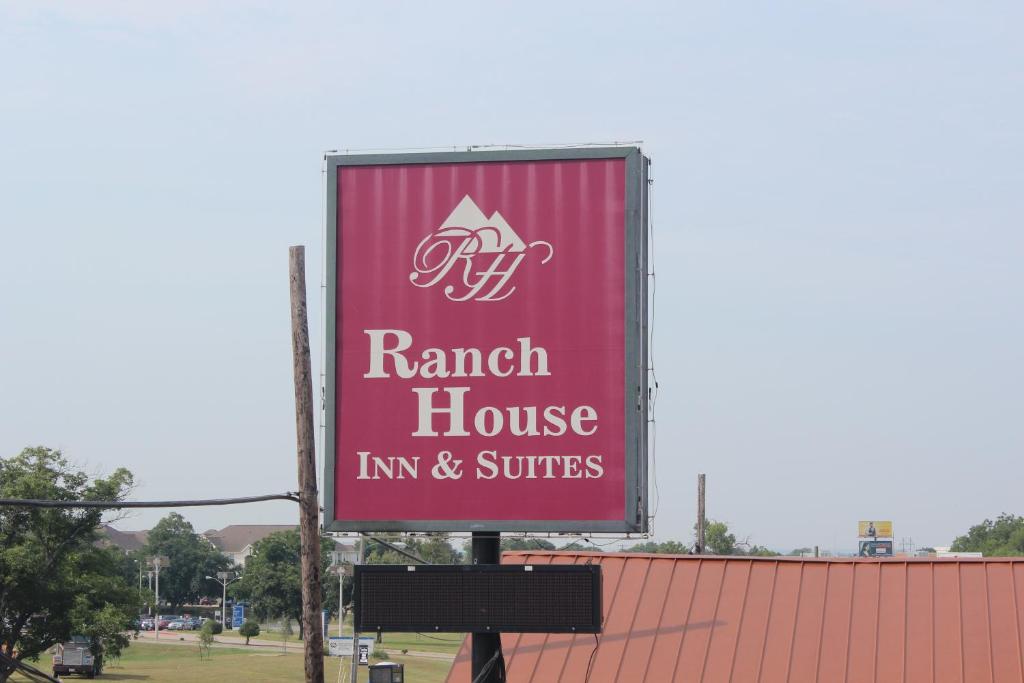 Ranch House Inn & Suites