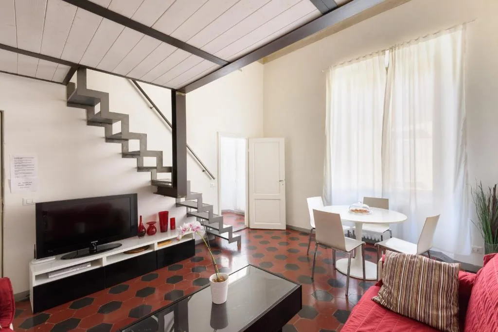 Two-Bedroom close to Mercato Centrale, Florența, Italia