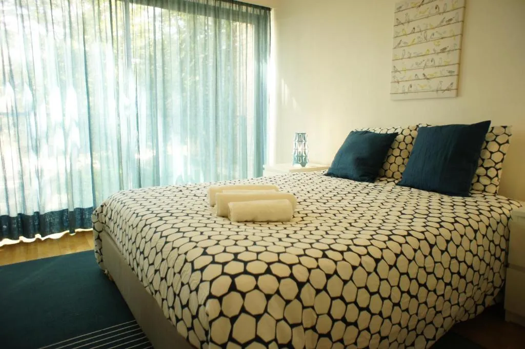 Modern Apartment near the Bridge, Lisabona, Portugalia