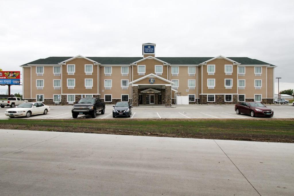 Cobblestone Hotel & Suites - Devils Lake