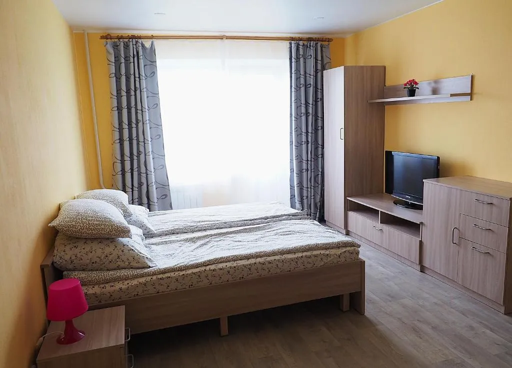 Apartment na Pribrezhnaya 4, Sankt Petersburg, Rusia