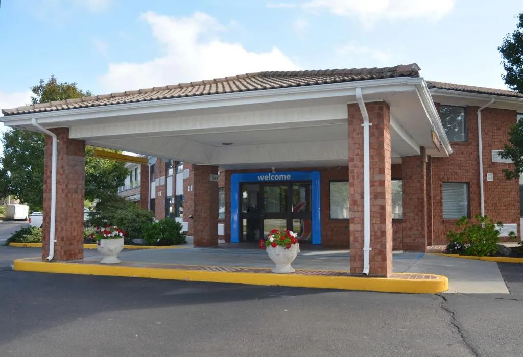 Motel 6-Newport, RI, Cwmbran, United States