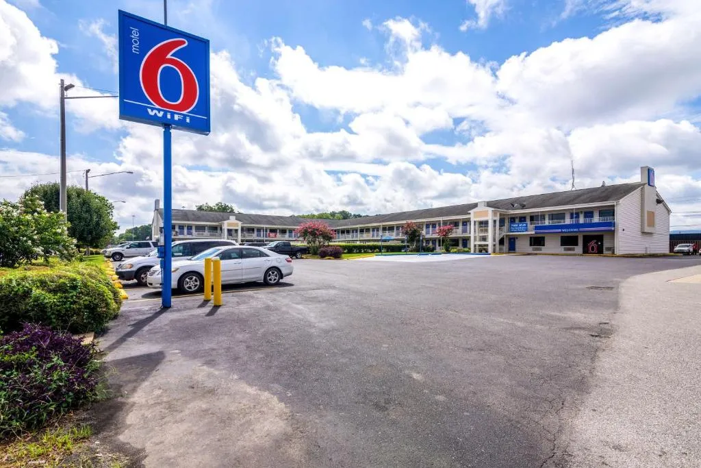 Motel 6-Anniston, AL, College Corner, United States