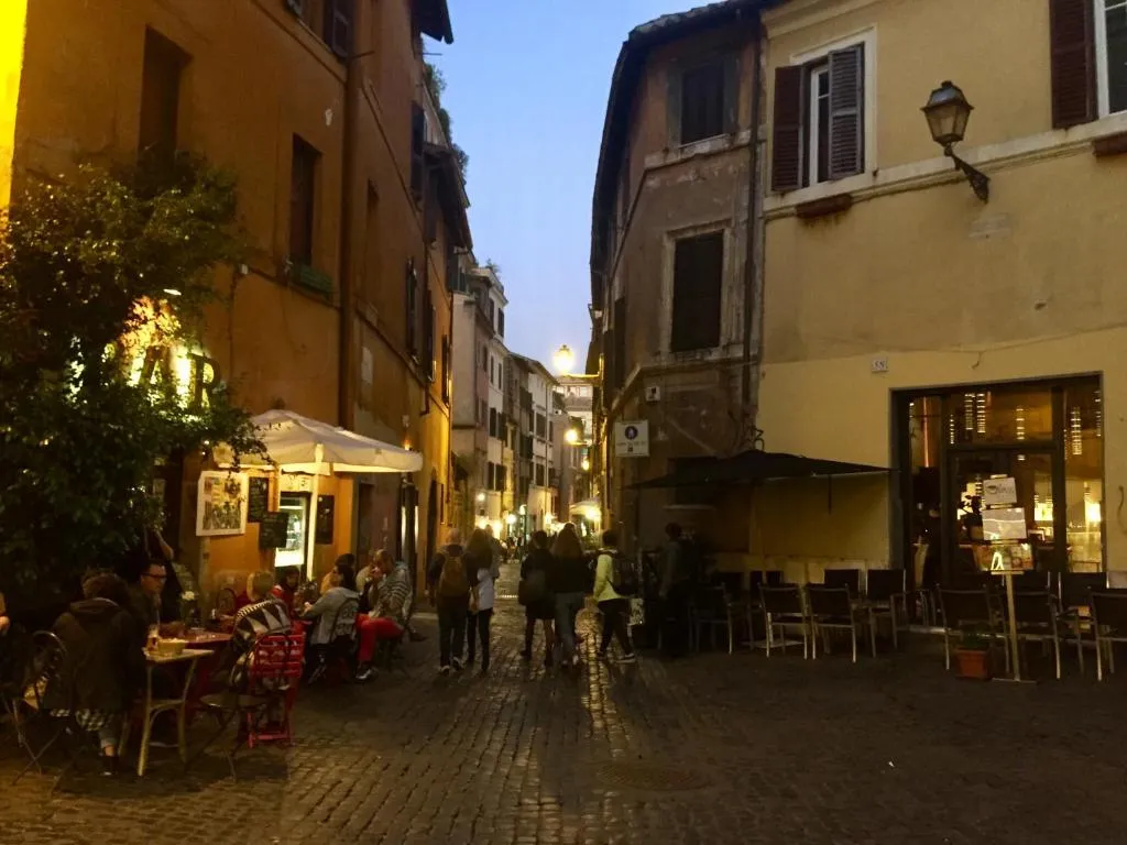 Il Vicolo di Trastevere, Roma, Italy