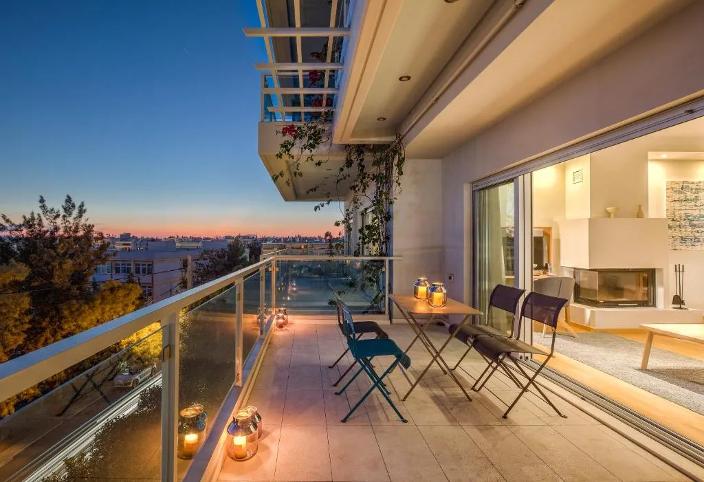 Scale Suites, Atena, Grecia