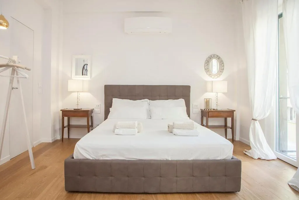 LoveTheStylish OldBridge - LoveTheApartments, Florența, Italia