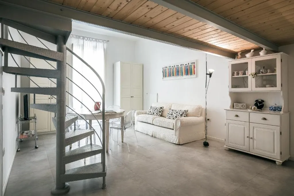 Monti Halldis Apartments, Roma, Italia