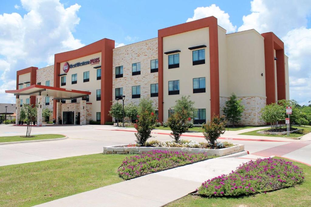 Best Western Plus College Station Inn & Suites