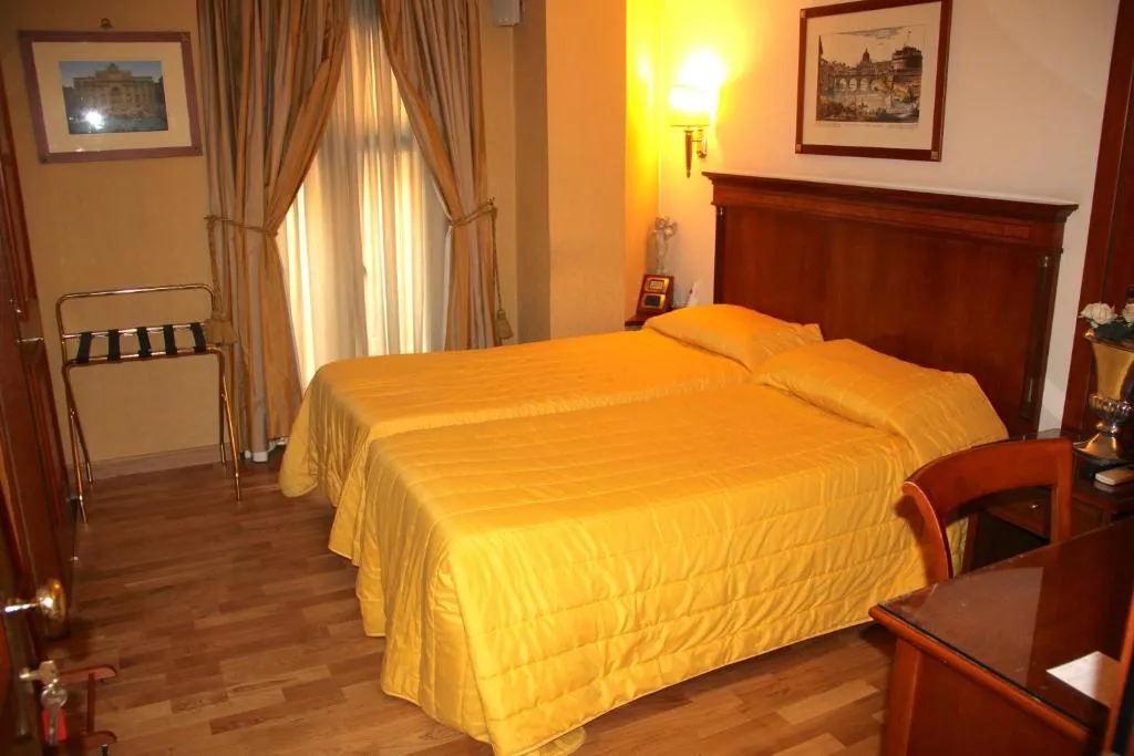 Luxury Rooms H 2000 Roma, Roma, Italy